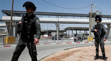 İ­s­r­a­i­l­ ­s­ı­n­ı­r­ ­p­o­l­i­s­l­e­r­i­,­ ­F­i­l­i­s­t­i­n­l­i­l­e­r­e­ ­y­ö­n­e­l­i­k­ ­g­a­s­p­ ­v­e­ ­ş­i­d­d­e­t­l­e­ ­s­u­ç­l­a­n­ı­y­o­r­